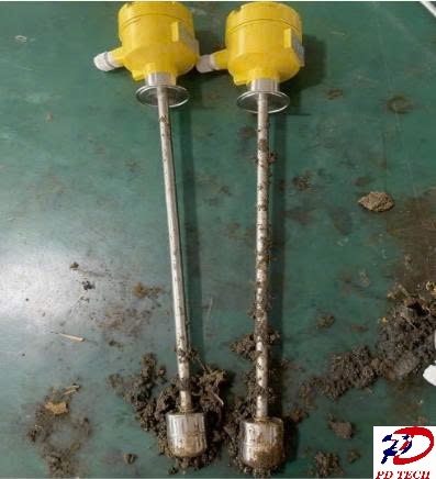 Phao từ báo mức dầu bị kẹt do cặn bẩn gây báo sai mức trong bồn dầu